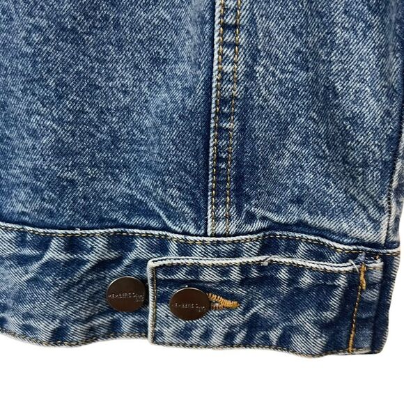 Members Only Nickelodeon Spongebob Denim Trucker Jacket - Picture 10 of 16